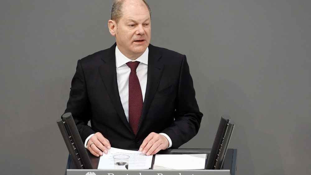 Olaf Scholz bei einer Rede im Bundestag (Archivbild). Der Bundesfinanzminister will mehr Befugnisse für die BaFin beim Bilanz-Check von Unternehmen.