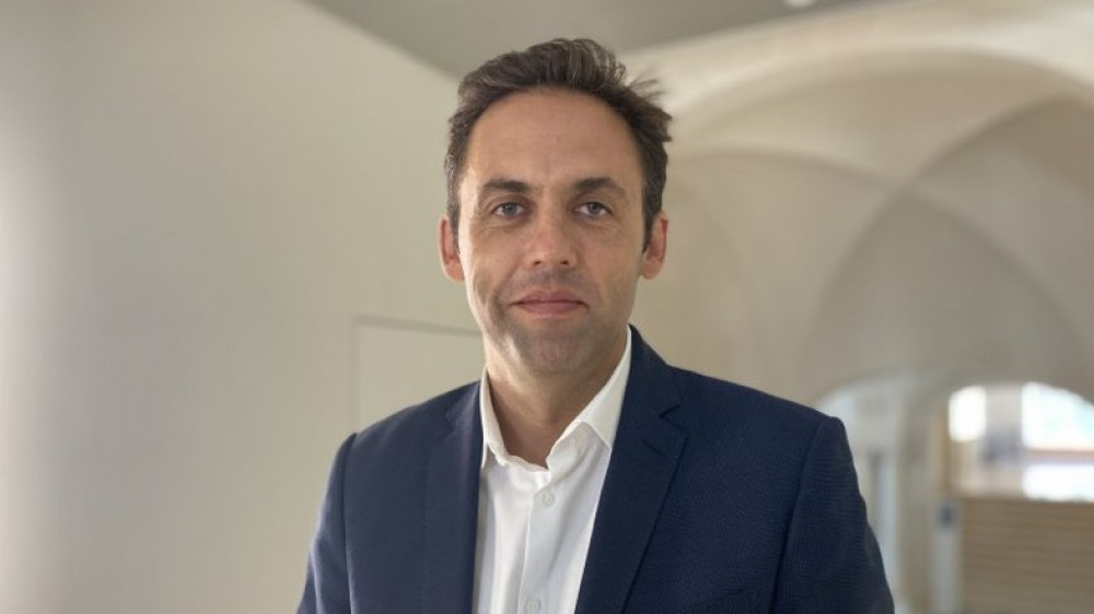 Carlo Bewersdorf wechselt zum Swiss Re Unternehmen iptiQ.