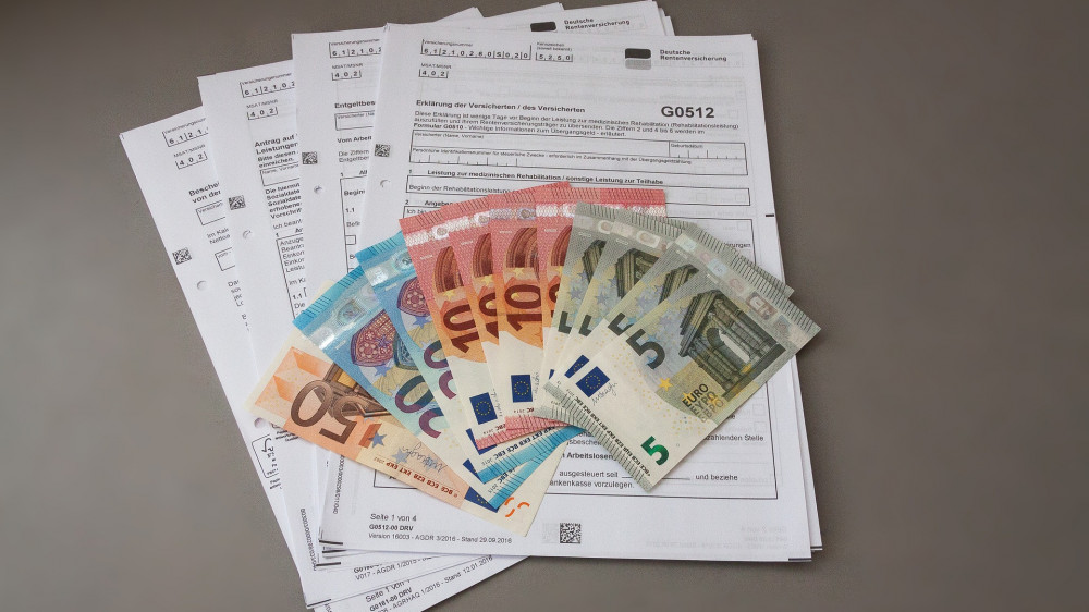 Bislang war der Geburtsjahrgang entscheidend für den Renteneintritt. Das könnte sich künftig ändern, wenn ein Entwurf aus CDU-Kreisen Zustimmung findet.