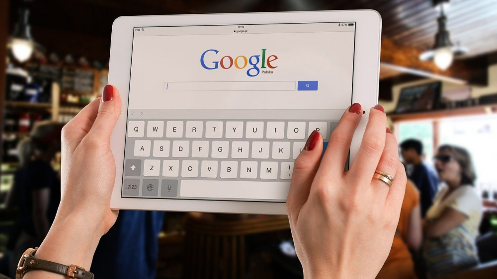 Mittlerweile selbstverständlich: Versicherer und ihre Agenturen lassen sich bei Google bewerten (Symbolbild).