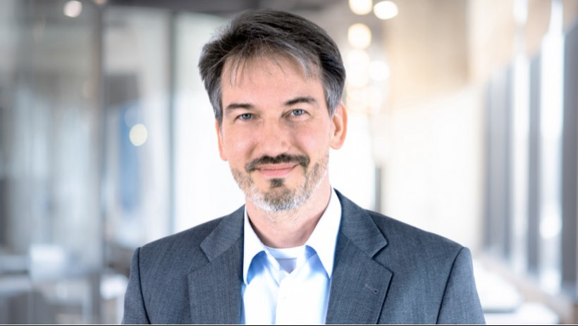 Machine Learning und KI-Methoden in der Versicherungsbranche: Intelligente Datenprodukte unterstützen den Vertrieb Machine Learning und KI-Methoden in der Versicherungsbranche: Intelligente Datenprodukte unterstützen den Vertrieb