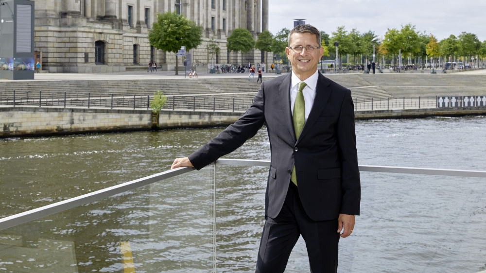 Norman Wirth, Fachanwalt für Versicherungs- und Vertriebsrecht.