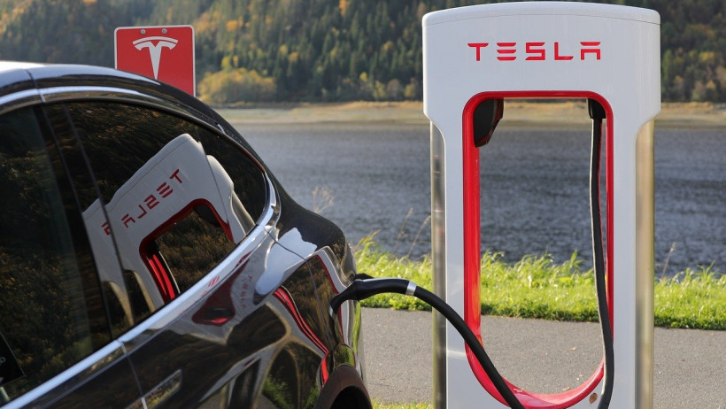 Tesla Tesla