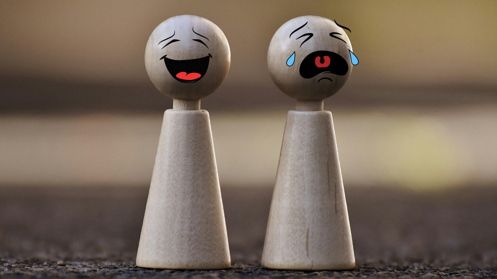 Lachen und Weinen liegen oft nah beieinander – zum Beispiel bei Abschlusskostenquote und Bestandsgröße (Symbolbild).