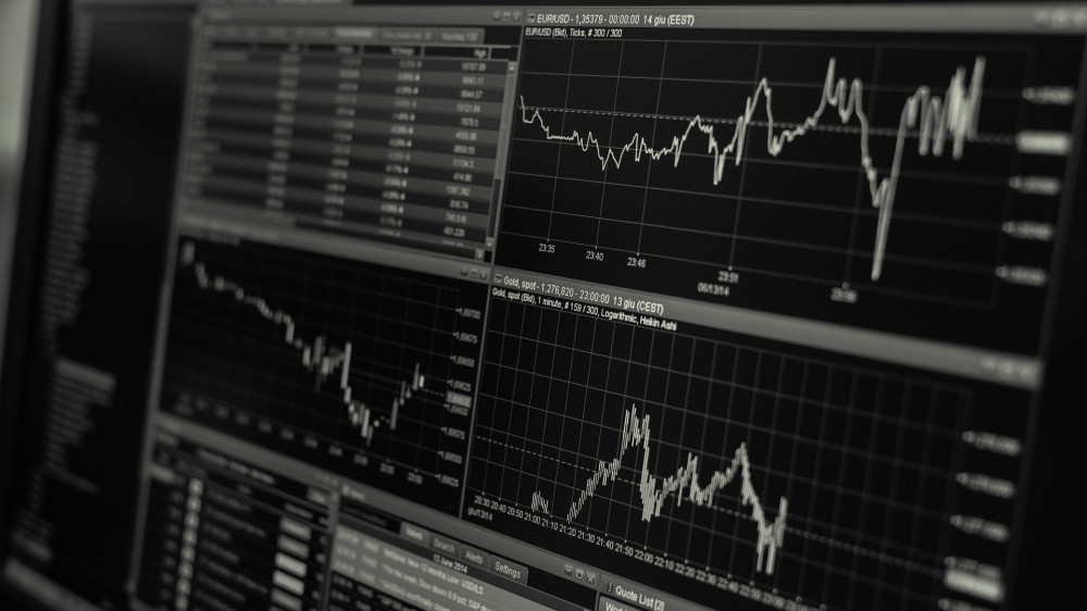 Deutsche würden Aktien-ETFs kaufen, so eine ebase-Studie.