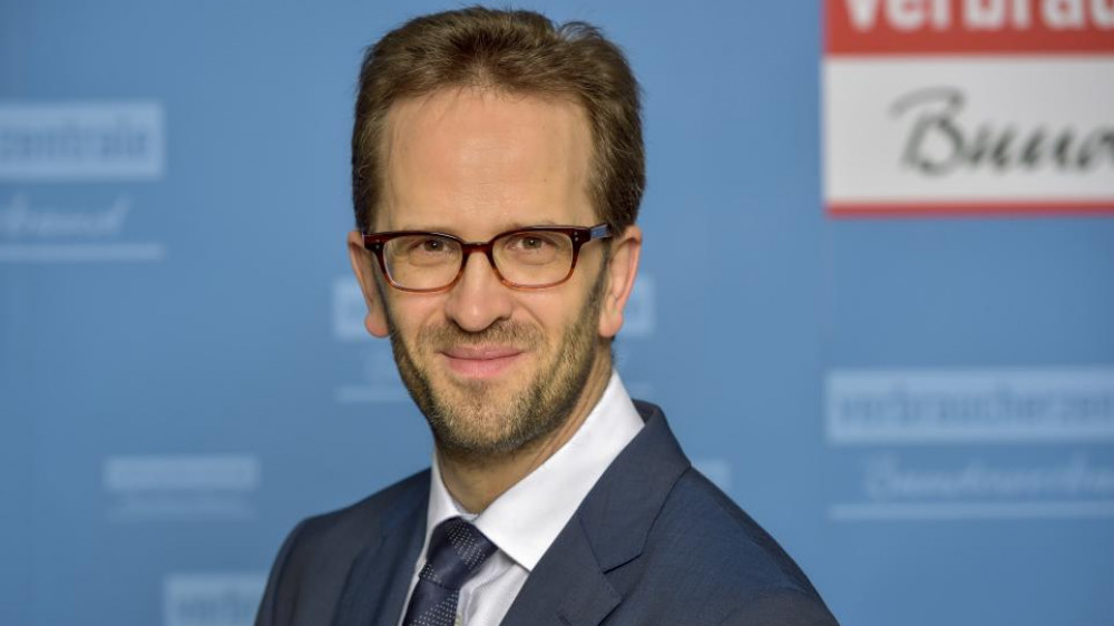 Verbraucherzentrale-Chef Klaus Müller mahnt Reformen bei der Betriebsrente an.