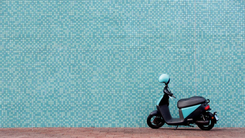 Mopedversicherung - Mopeds und Mofas tragen ab 1. März grün Mopedversicherung - Mopeds und Mofas tragen ab 1. März grün