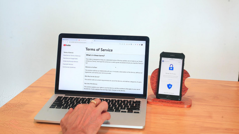 Online-Abschluss allein im Netz