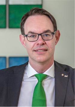 Henning Bernau ist Vorstand bei den NV-Versicherungen VVaG