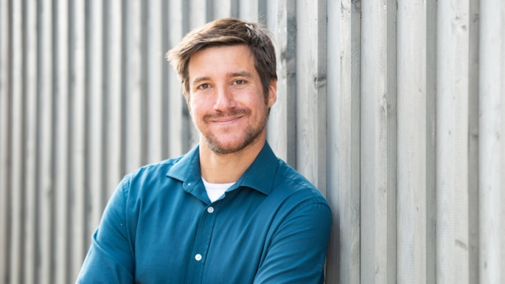 Philip Wenzel ist Biometrie-Experte und Versicherungsmakler bei Worksurance