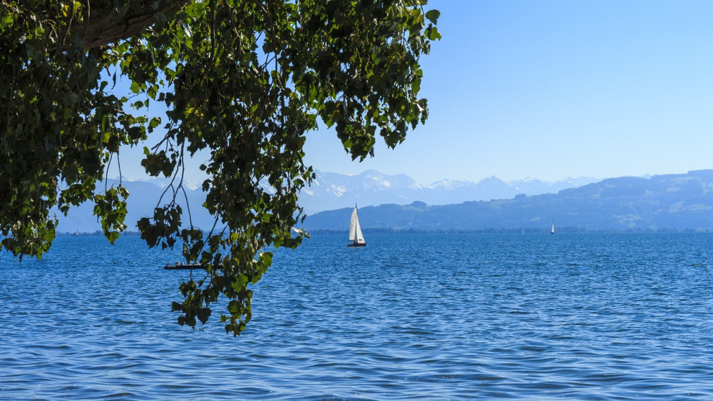 Der Bodensee bei Konstanz (Symbolbild). In der Stadt an der Schweizer Grenze sollte ein Hotel und Tagungszentrum entstehen.