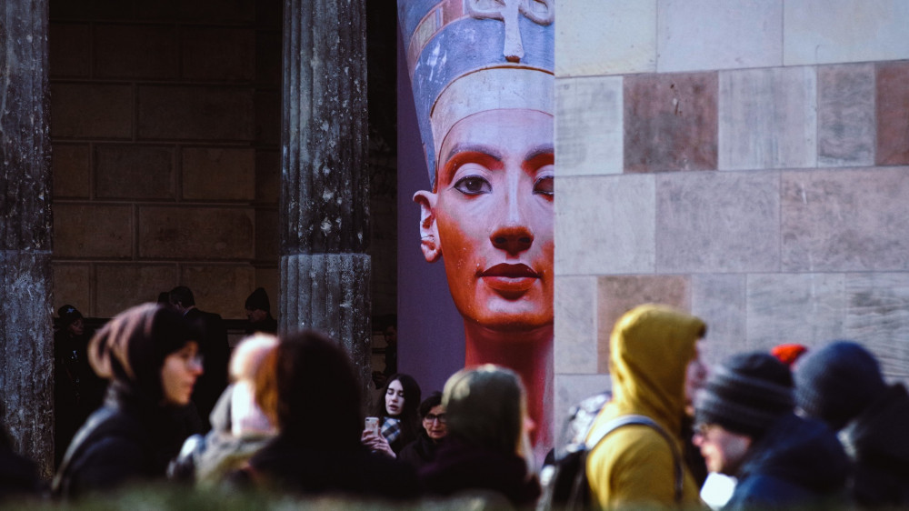Könnte eine Verschärfung von Sicherheitsmaßnahmen Kunstwerke in Museen besser schützen? Und wie stehen Versicherer zu solchen Maßnahmen.