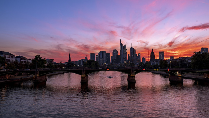 DA Deutsche Allgemeine: minus 43.541 Verträge (minus 4,12 Prozent)