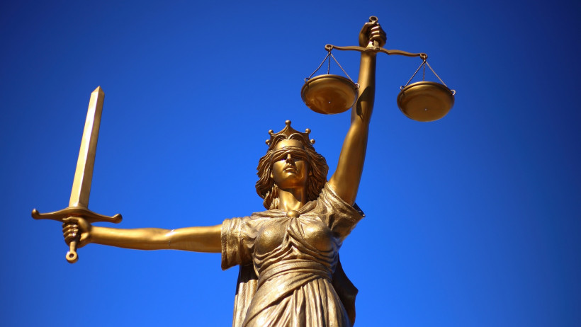 Kündigungserschwernis macht Handelsvertretervertrag unwirksam Kündigungserschwernis macht Handelsvertretervertrag unwirksam