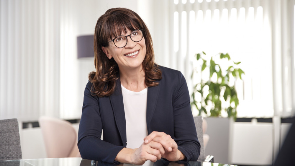 Heinke Conrads ist seit Januar 2022 für das Ressort Firmenkunden bei der Allianz Leben zuständig. Die promovierte Mathematikerin war zuvor u.a. bei Willis Towers Watson als Geschäftsführerin tätig.
