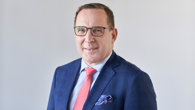 Jens Hasselbächer (R+V-Vorstand Kunden & Vertrieb)