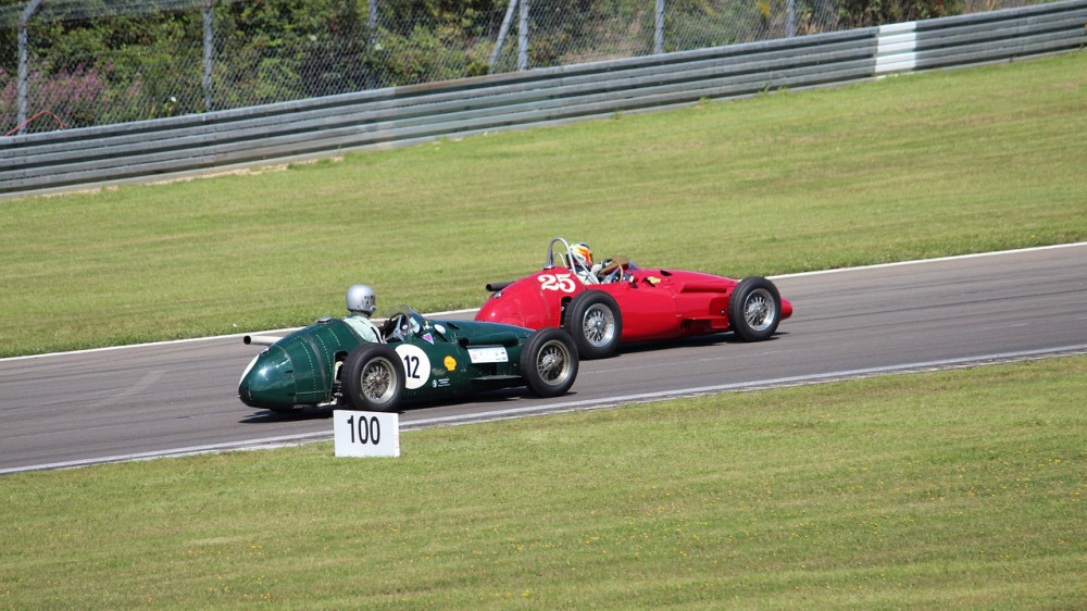 Versicherungsbote zeigt, welche Kfz-Versicherer bei den Schaden-Kosten-Bilanzen "die Nase vorn" haben (Symbolbild).