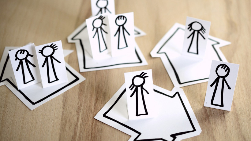 Das Suchen nach persönlichen Daten von anderen Nutzern über gezielte Fragen