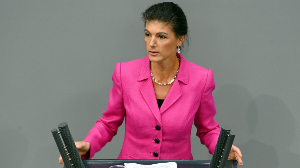 Sahra Wagenknecht, Politikerin mit nun eigener Partei, bei einer Rede im Bundestag (Archiv).