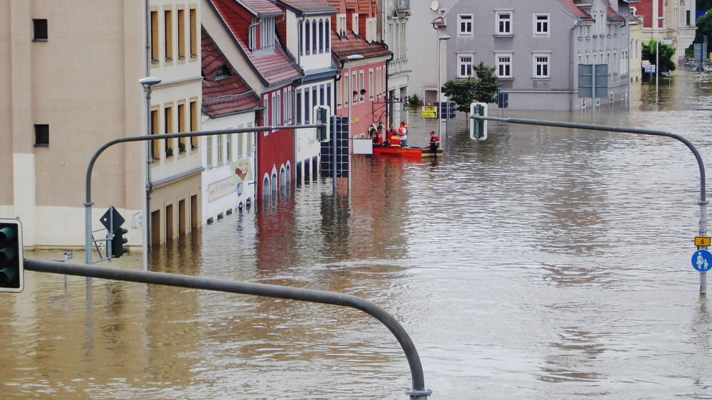 Extremwetterereignisse wie Hochwasser und Stürme führen zu steigenden Schadensummen in der Wohngebäudeversicherung (Symbolbild).