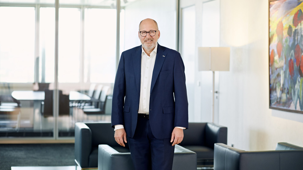 Thomas Brahm ist Vorstandsvorsitzender des Debeka Krankenversicherungsvereins a. G. sowie auch Vorsitzender des Verbandes der Privaten Krankenversicherung e.V.