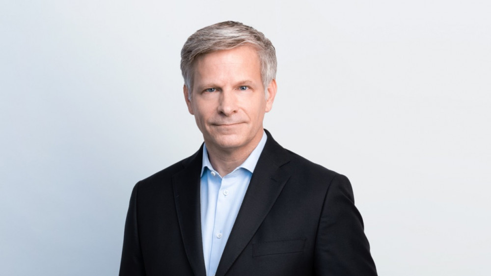 Sven Lixenfeld, Vorstand Leben und Kapitalanlagen im
Geschäftsbereich Privat- und Firmenversicherung Deutschland, wird ab Januar 2025 eine unternehmerische Aufgabe außerhalb der Talanx Gruppe übernehmen