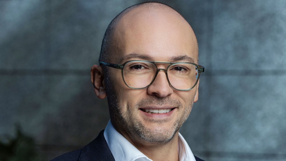 Kayum Guerrero übernimmt Leitung des Vertriebsressorts bei Axa Deutschland
