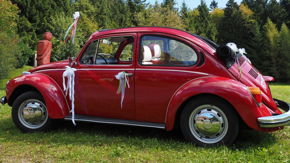 Versicherungsbote zeigt in seiner Bildstrecke Kfz-Versicherer mit den besten Schaden-Kosten-Quoten – und damit jene Versicherer, die trotz roter Zahlen 2023 noch vergleichsweise gut wegkamen (Symbolbild).