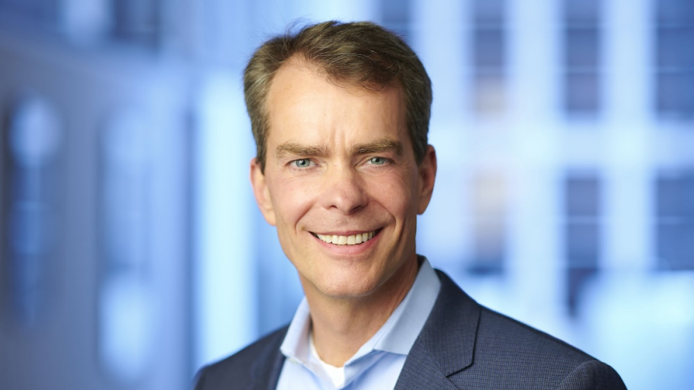 Dr. Wolfgang Kuckertz ist Vorstand bei GOING PUBLIC! Der Diplom Kaufmann und Fachwirt für Finanzberatung (IHK) engagierte sich im DIN-Gremium zu Erstellung der DIN 77230 - Basis-Finanzanalyse für Privathaushalte. Er ist Obmann im Ausschuss zur Erstellung der "Gewerbe DIN", also der DIN-Norm 77235 für die "Risikoanalyse für Freiberufler, Gewerbetreibende, Selbstständige und klein- und mittelständische Unternehmen (KMU)“.