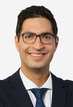 Amir Amini ist Senior Manager im Versicherungsteam bei der Prüfungs- und Beratungsgesellschaft Forvis Mazars in Deutschland am Standort München. Zu seinen Beratungsschwerpunkten gehören unter anderem das Risiko- und Exposure-Management von insbesondere ESG-Nachhaltigkeitsrisiken, Klimarisiken und Cyberrisiken sowie regulatorische Themen wie Solvency II.