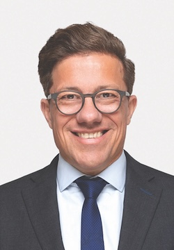 Christian Kortebein ist Partner im Versicherungsteam bei der Prüfungs- und Beratungsgesellschaft Forvis Mazars in Deutschland am Standort München. Zu seinen Beratungsschwerpunkten gehören die Optimierung von Prozessen in versicherungstechnischen Bereichen, die digitale Transformation der aktuariellen Funktionen, Technical Underwriting Excellence sowie regulatorische Themen wie Solvency II und IFRS 17. Zudem befasst er sich mit der versicherungstechnischen Modellierung von Klima- und Cyberrisiken.