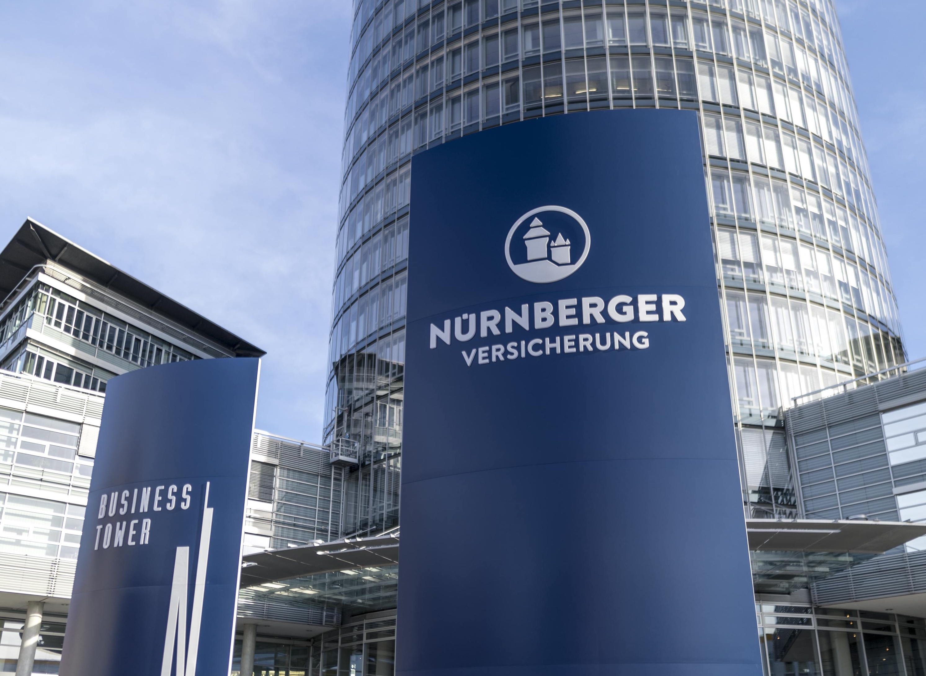 Nürnberger Versicherung wirbt für Übernahme-Angebot