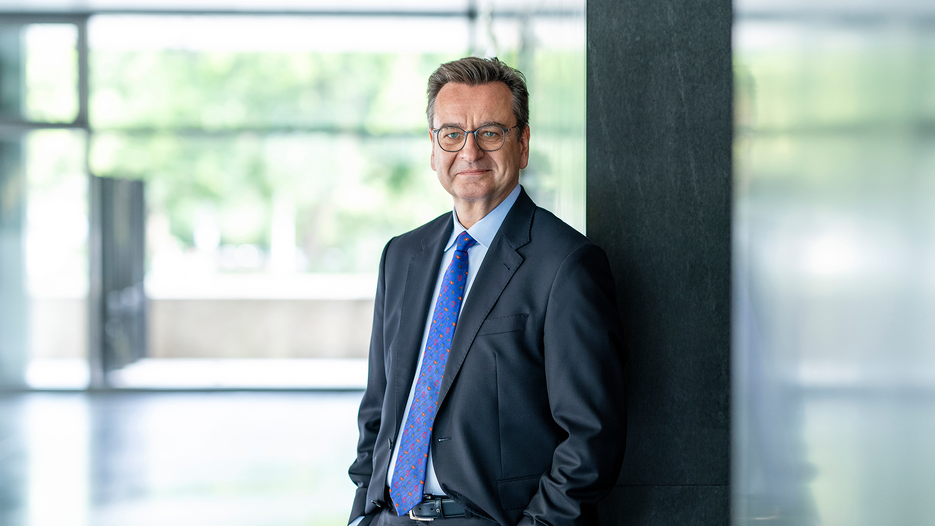 Munich Re präsentiert neues Strategieprogramm: Neue Finanzziele, hohe Renditen und KI-Offensive