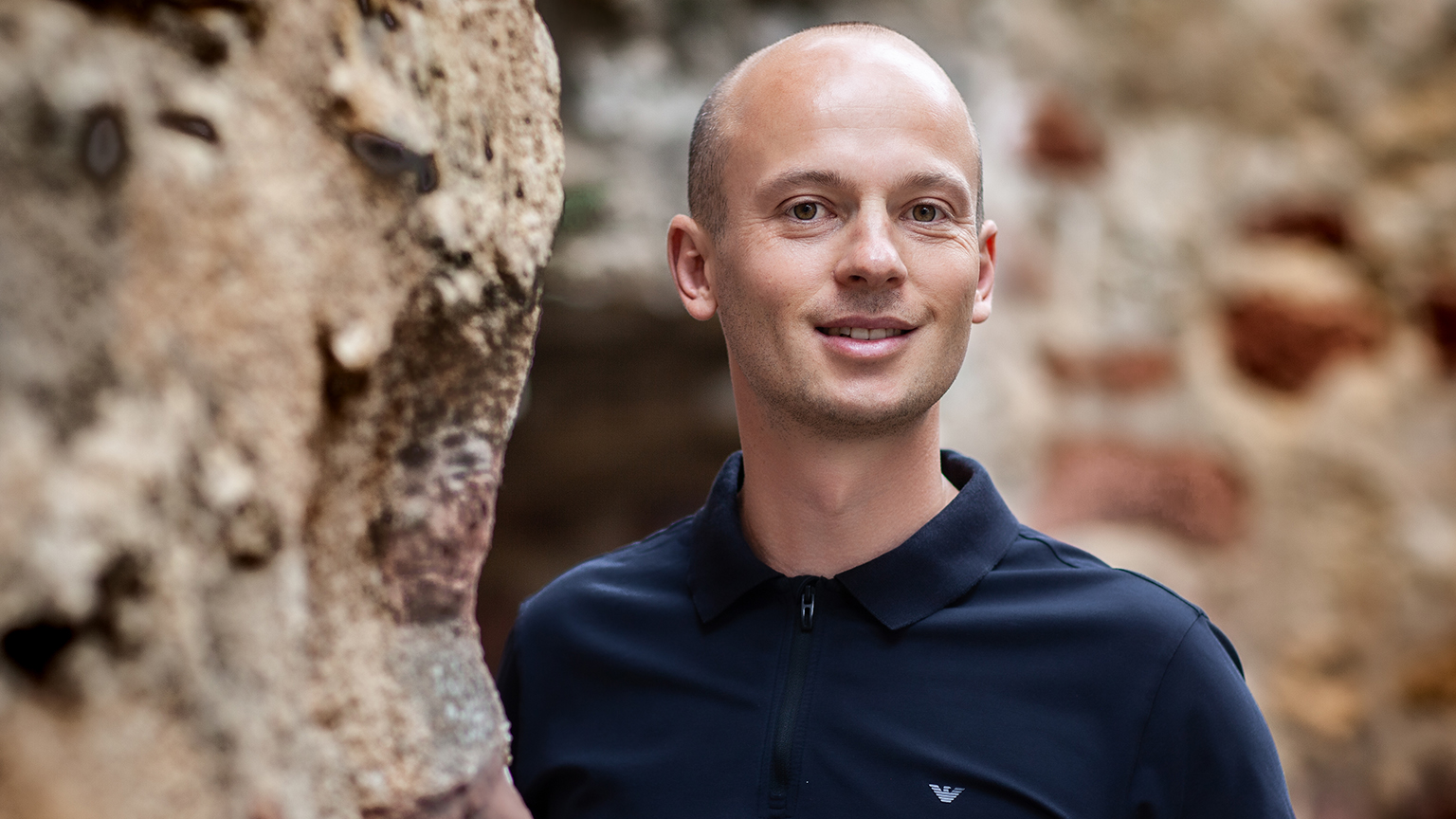 Schluss mit dem Überlebensmodus: Warum planbare Einnahmen die wichtigste Säule deines Erfolgs sind