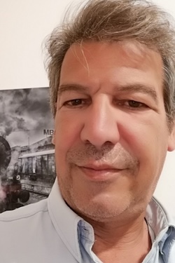 Mit seinem FinanzService Weinand hat sich Versicherungsmakler Ralf D. Weinand auf die Absicherung von Piloten spezialisiert.