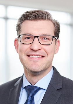 Prof. Dr. Lukas Linnenbrink