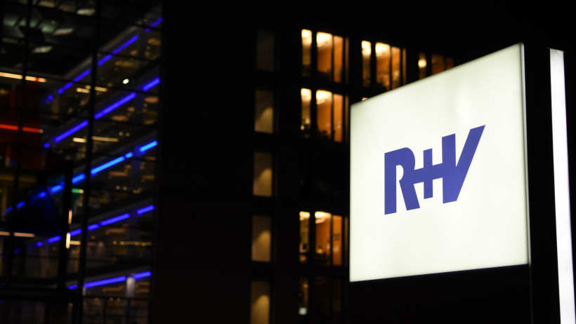 Rang 9: R+V (2,42 / SEHR HOHE Gesamtzufriedenheit)