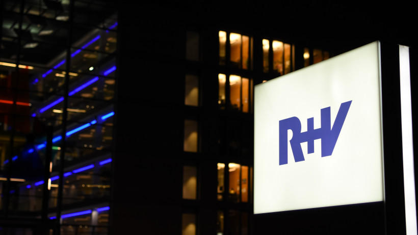 Rang 10: R+V (2,44 / Sehr stark)