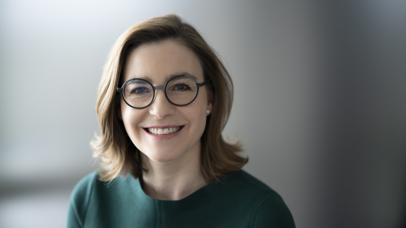 Claire-Marie Coste-Lepoutre (Gesamtvergütung: 2,960 Mio. Euro)