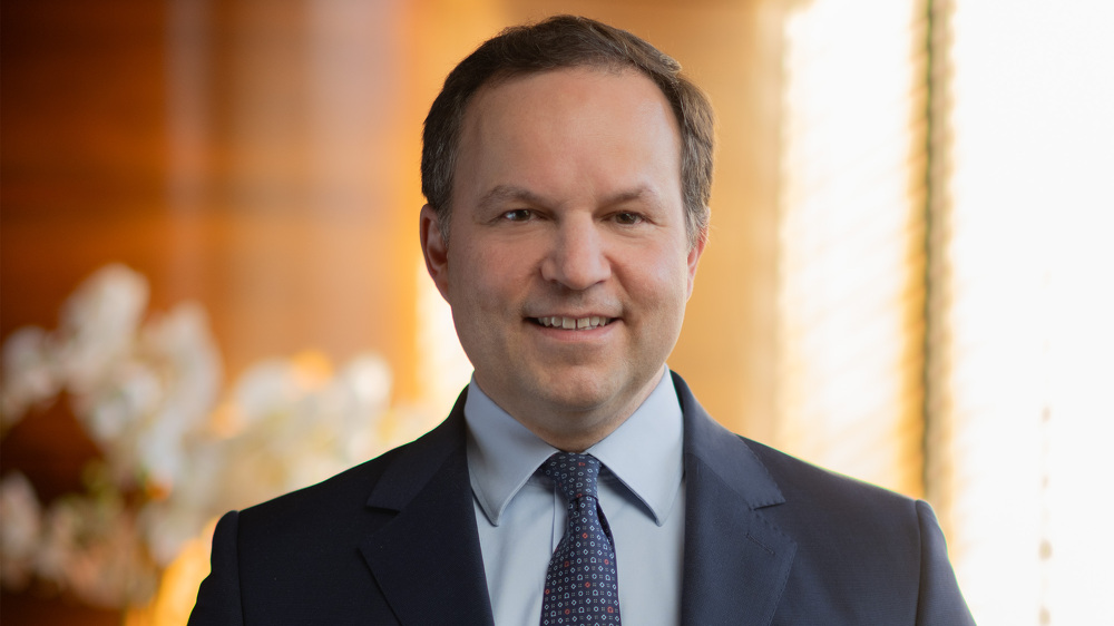 Michael Christner ist Geschäftsführer von VEDRA Pensions und berät Unternehmen bei der Strukturierung und Auslagerung von Pensionsverpflichtungen. Sein Schwerpunkt liegt auf De-Risking-Strategien, Pension Buy-outs sowie der bilanziellen und regulatorischen Bewertung betrieblicher Altersversorgungssysteme.