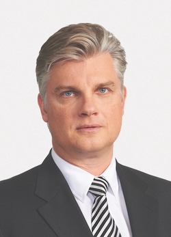 Peter Felst ist Partner und Rechtsanwalt bei der Prüfungs- und Beratungsgesellschaft Forvis Mazars und leitet den Bereich Compliance, Geldwäsche und Datenschutz. Er war langjähriger Vorsitzender des IDW-Arbeitskreises „Geldwäsche“.