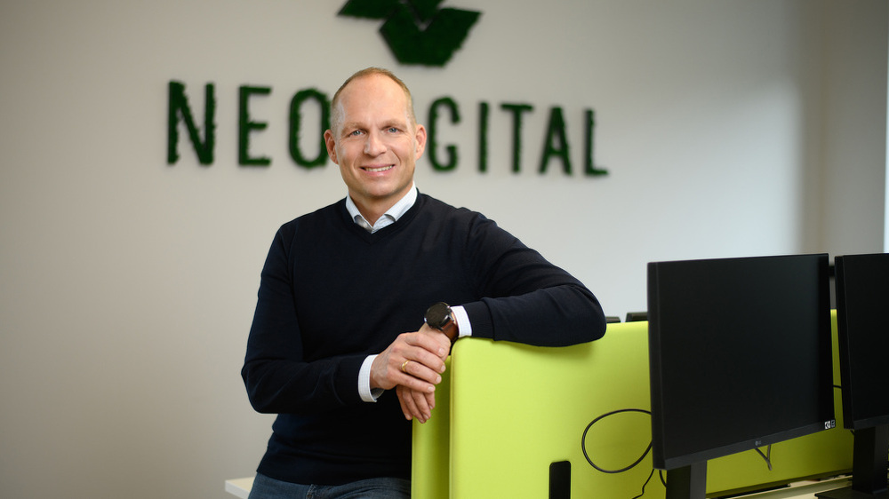 „Wir haben mit Adam Riese einen Partner mit unbestrittenem Know-how und einer
hervorragenden Positionierung gefunden, der unser Verständnis von Agilität, Innovation
und unseren Wachstumsambitionen teilt", sagt Neodigital-CEO Stephen Voss.