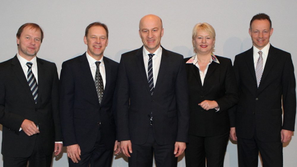 Der Vorstand der Volkswagen Financial Services AG (v.l.): Lars-Henner Santelmann, Frank Fiedler, Frank Witter, Christiane Hesse, Dr. Michael Reinhart